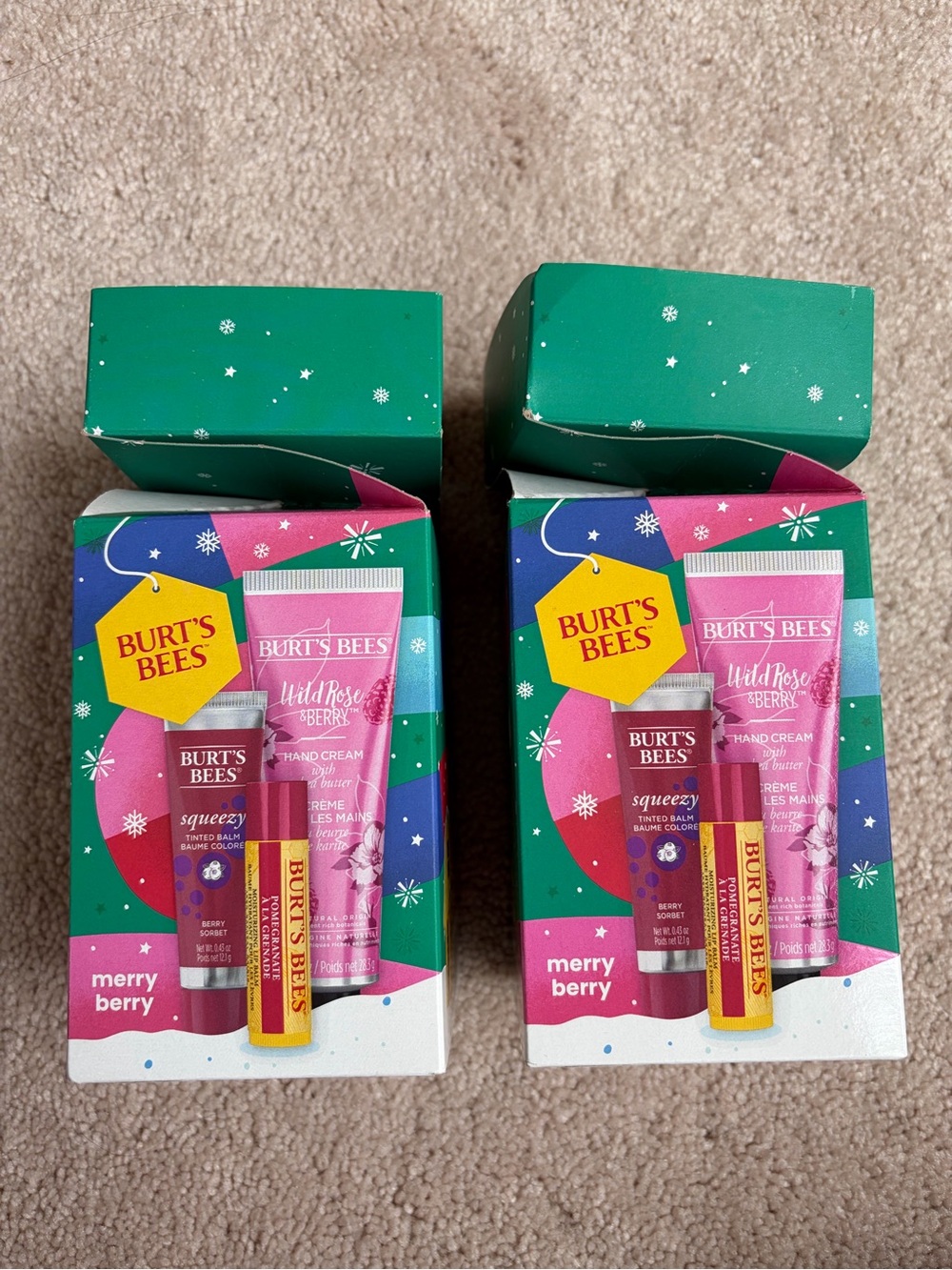 New Burt's Bees Merry Berry Hand Cream & Lip Balm Set